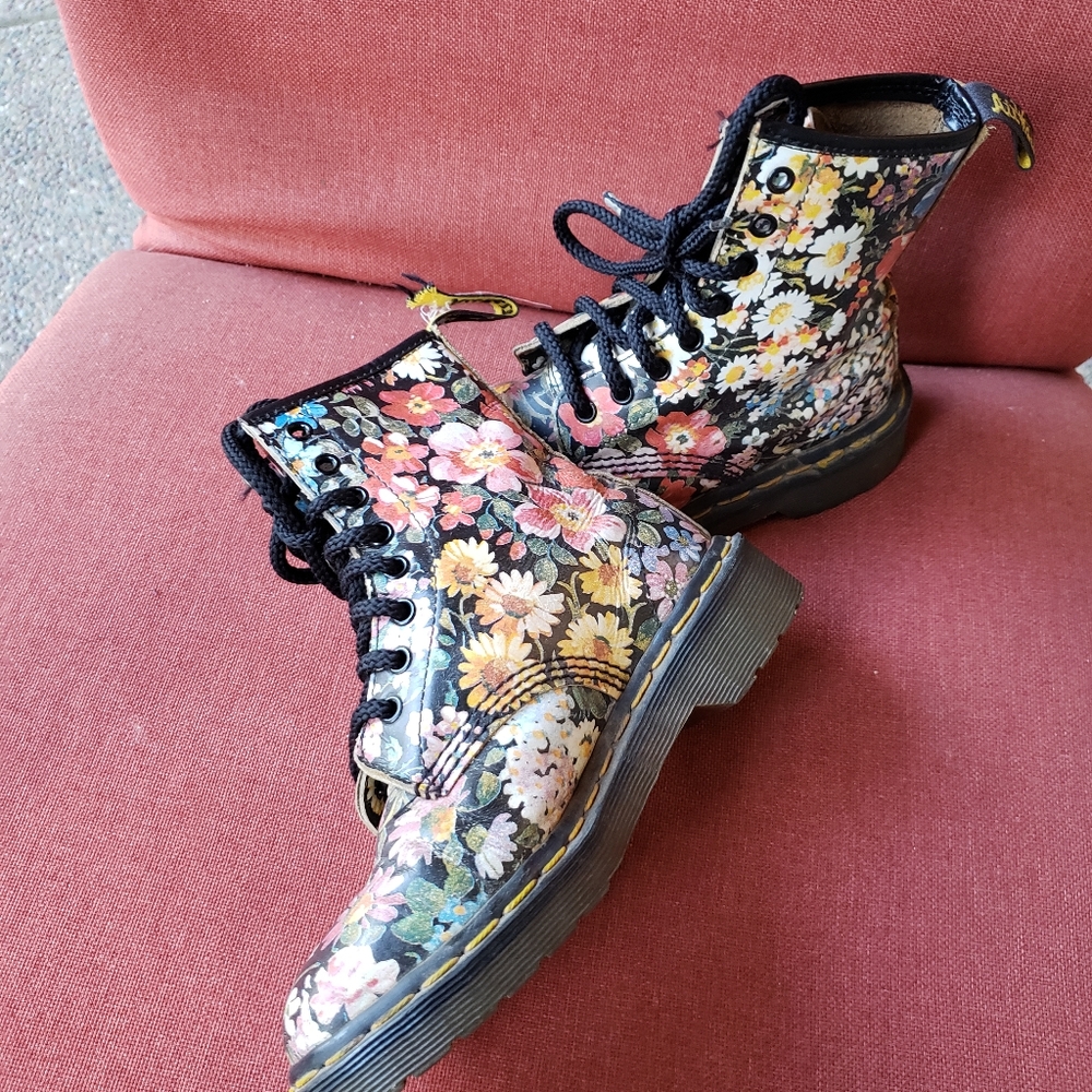Dr. Martens VTG 90"s Floral Combat boot - Picture 10 of 13